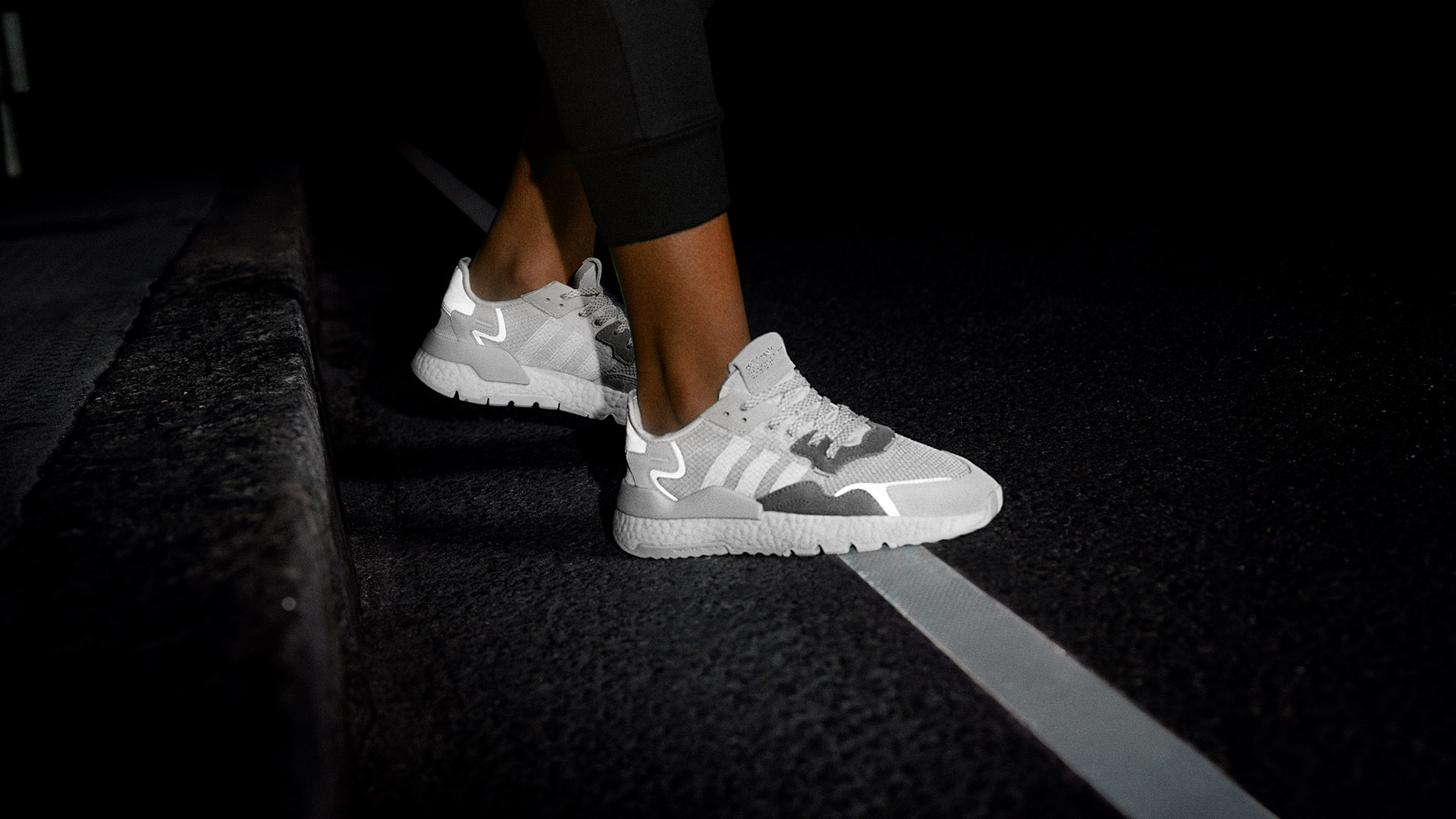 adidas Nite Jogger Sneakers (Foto)