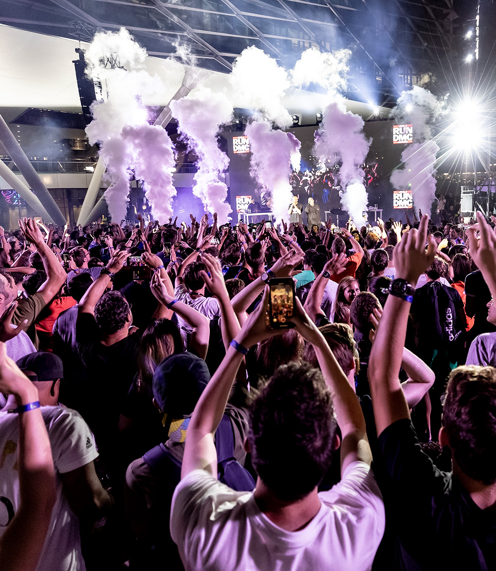 70 JAHRE ADIDAS & NEUE ARBEITS&shy;WELTEN (Foto)